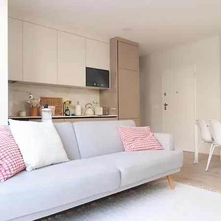 Апартаменты Life Happens Vale Living