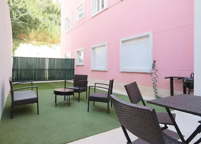 Life Happens Vale Living Апартаменты