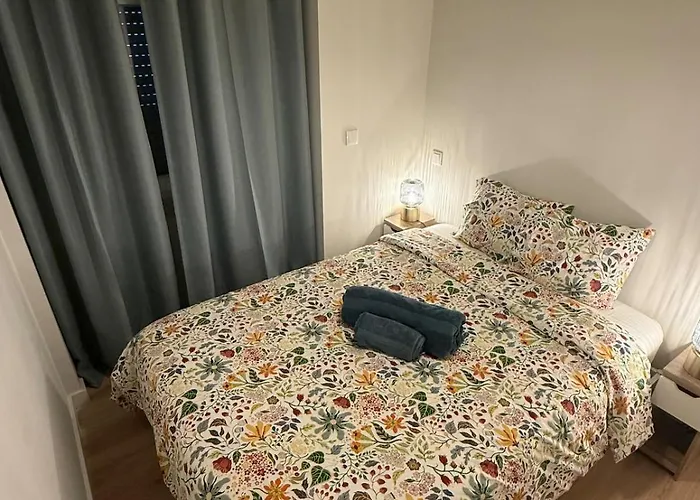 Апартаменты Life Happens Vale Living Лиссабон